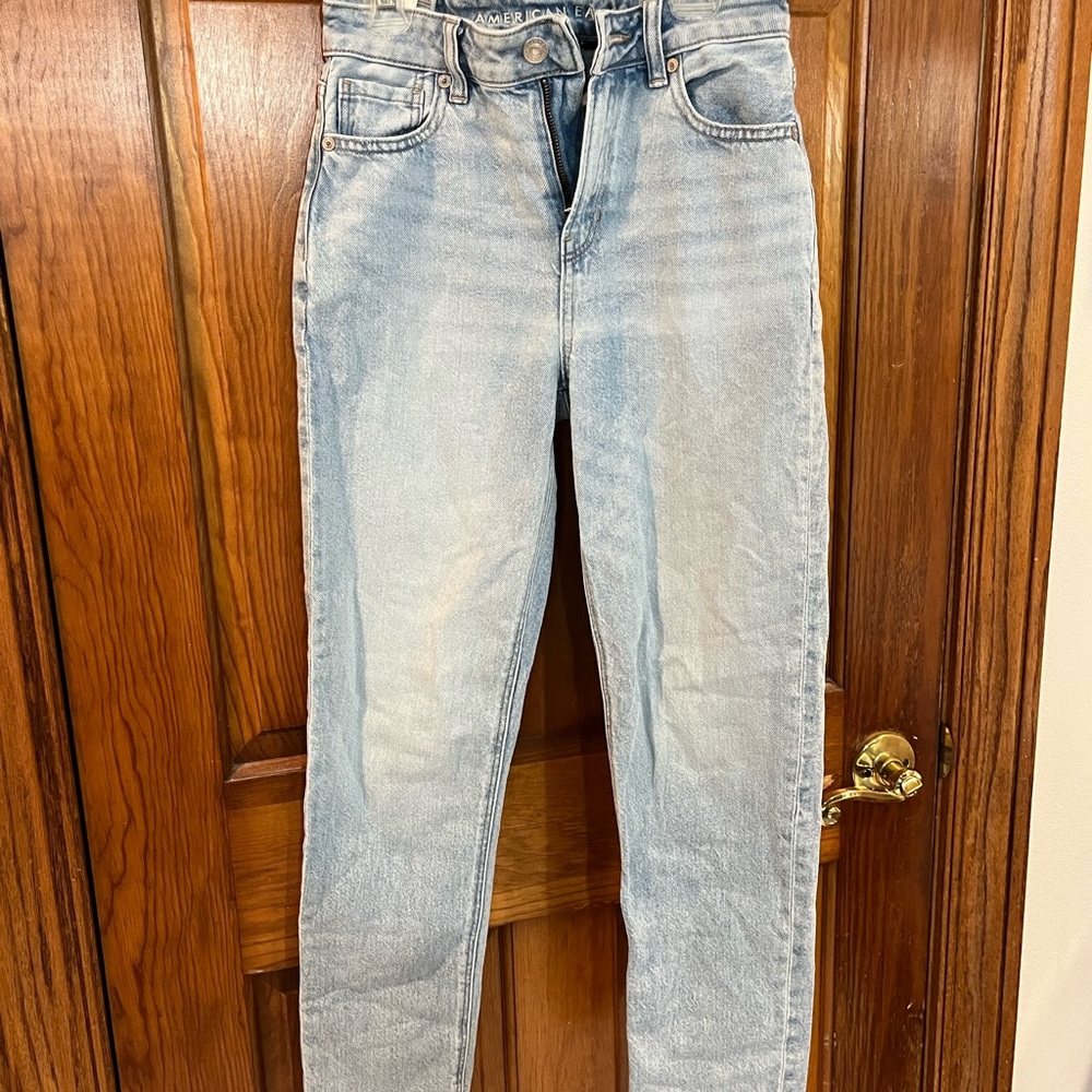 American Eagle 00 strigid blue jeans